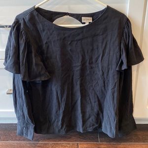 The Odell’s soft rayon blouse. Size small. Black